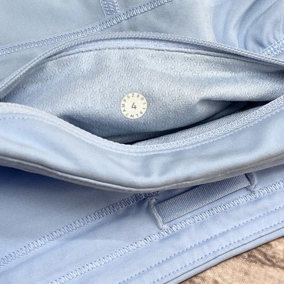 Lululemon Women's Real Quick Short Perforated 3.5" Size 4 Light Blue‎ - Picture 4 of 7